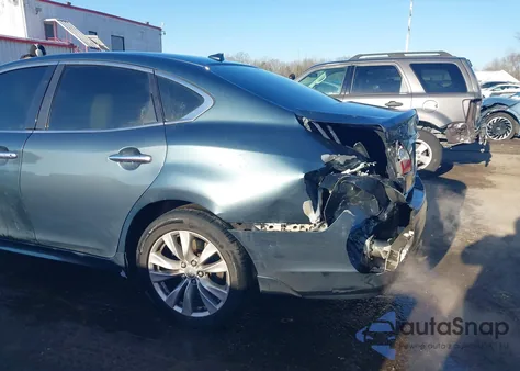 2012 Infiniti M37X z USA, uszkodzony, nr VIN JN1BY1AR0CM395527